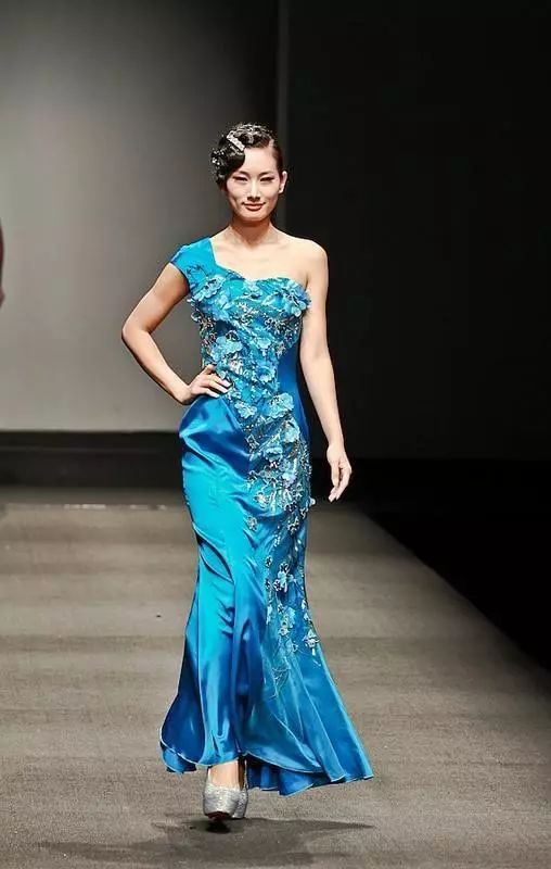 滿族服飾文化主題展參展設(shè)計(jì)師專訪 王智健